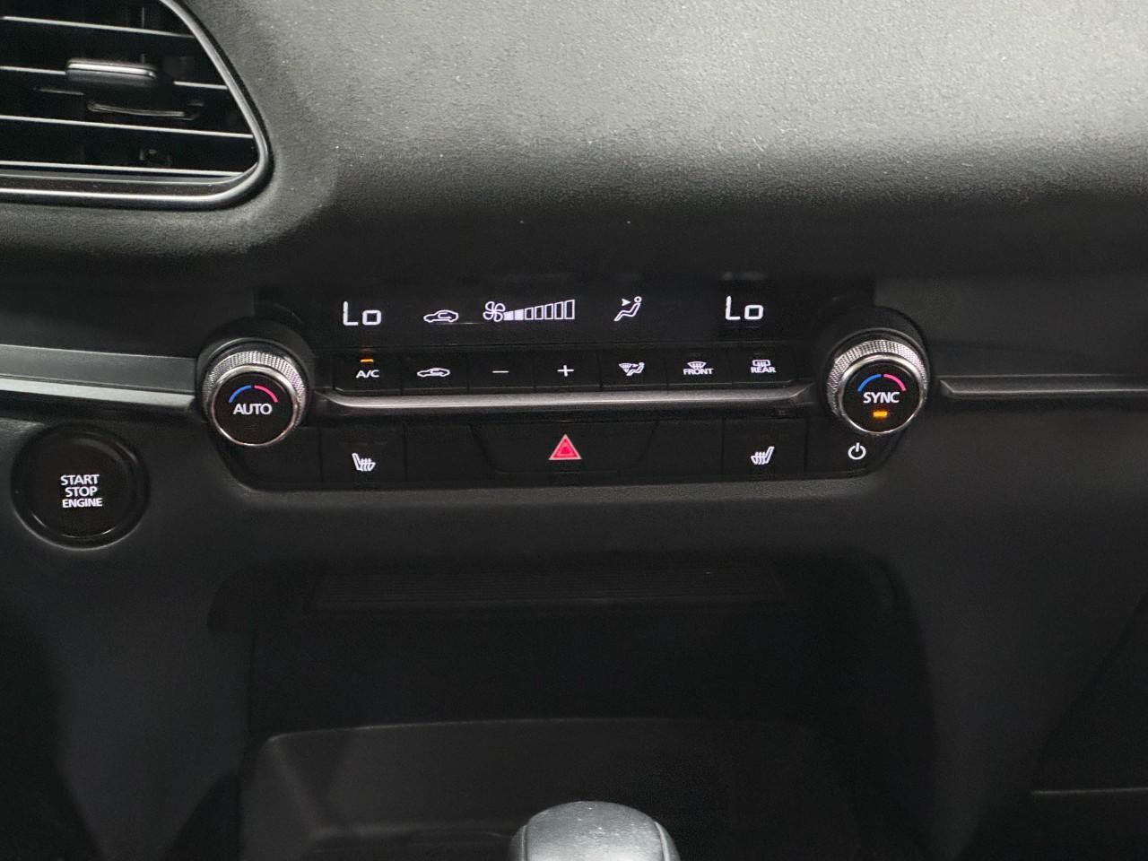 Mazda CX-30 Vehicle Full-screen Gallery Image 15