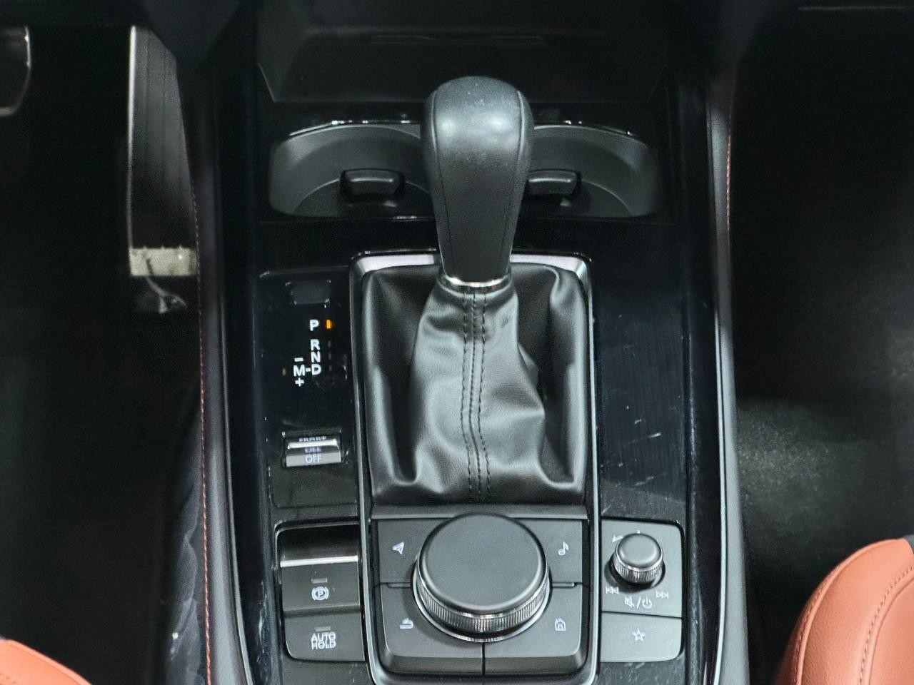 Mazda CX-30 Vehicle Full-screen Gallery Image 16