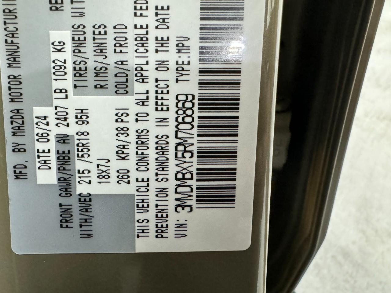 Mazda CX-30 Vehicle Full-screen Gallery Image 32