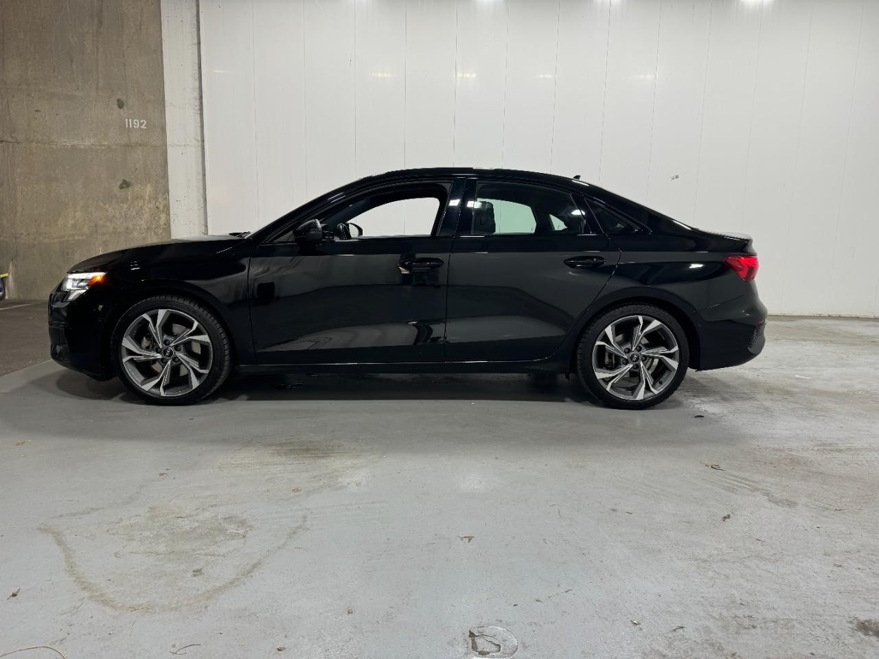 Audi A3 Vehicle Full-screen Gallery Image 02