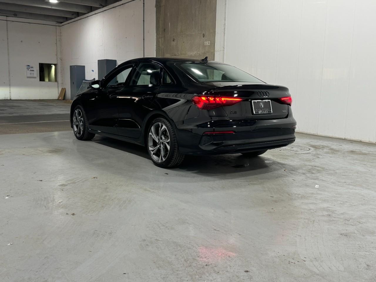 Audi A3 Vehicle Full-screen Gallery Image 03