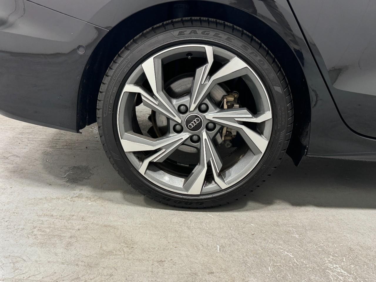 Audi A3 Vehicle Full-screen Gallery Image 05