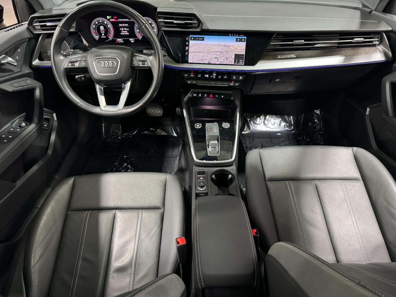 Audi A3 Vehicle Full-screen Gallery Image 12