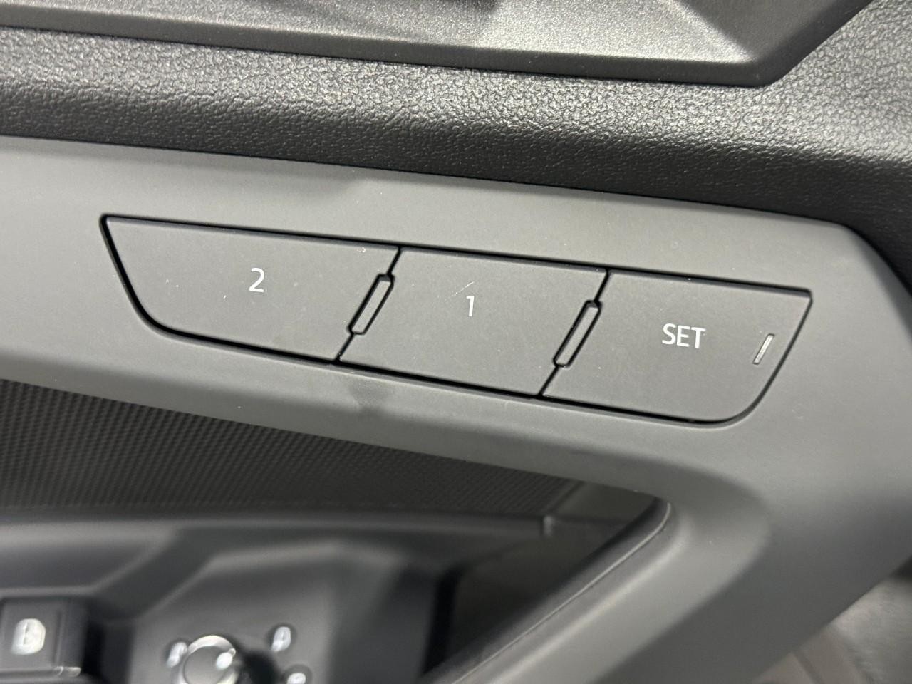 Audi A3 Vehicle Full-screen Gallery Image 24