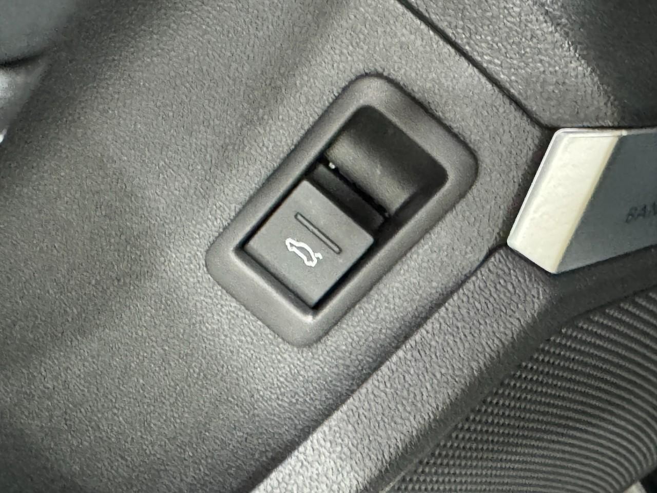 Audi A3 Vehicle Full-screen Gallery Image 26