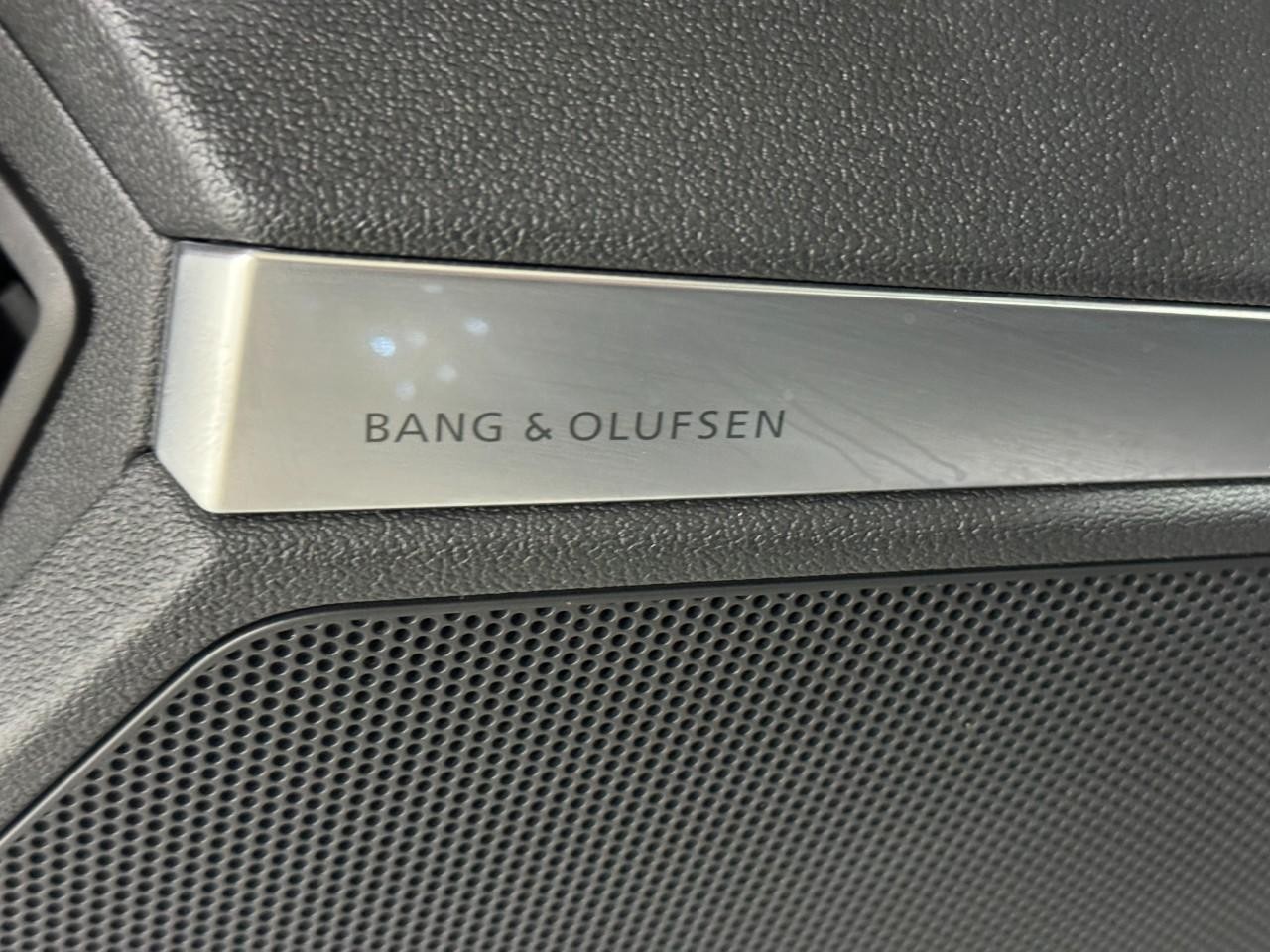 Audi A3 Vehicle Full-screen Gallery Image 27