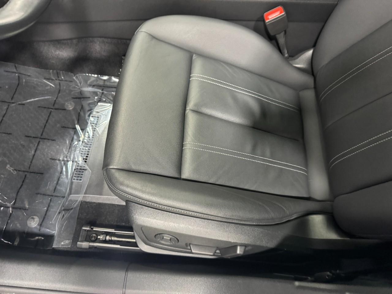 Audi A3 Vehicle Full-screen Gallery Image 29