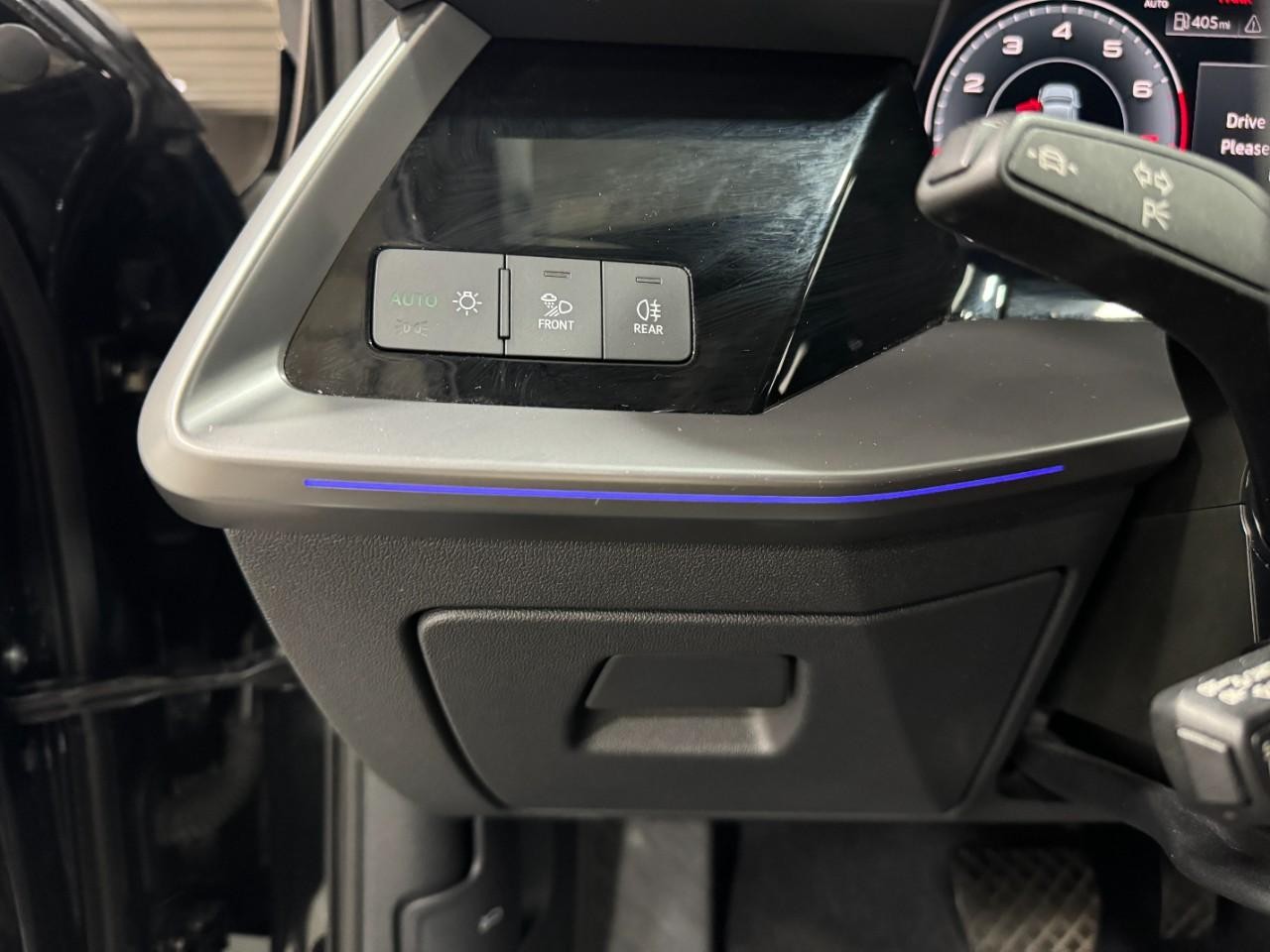 Audi A3 Vehicle Full-screen Gallery Image 31