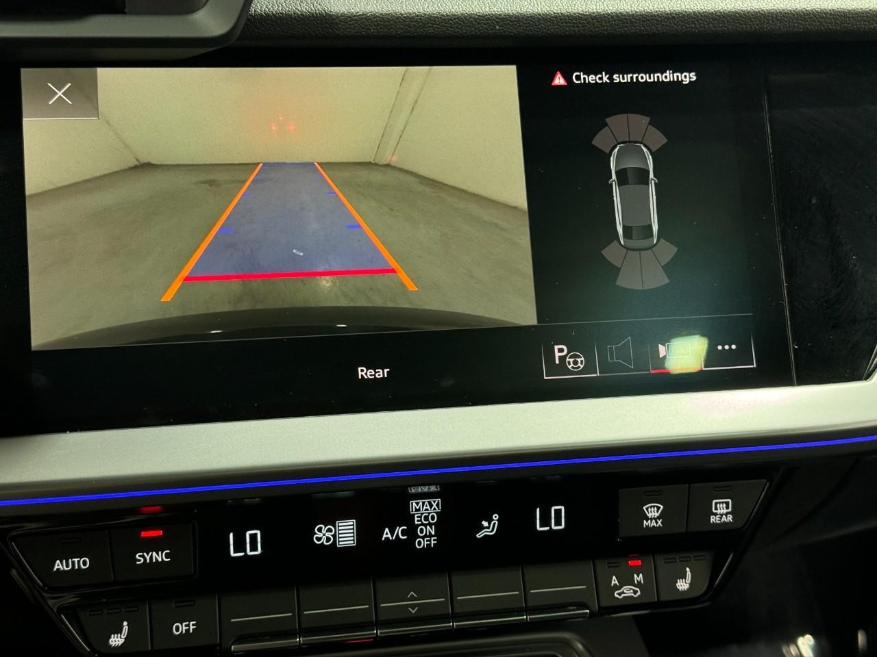 Audi A3 Vehicle Full-screen Gallery Image 36