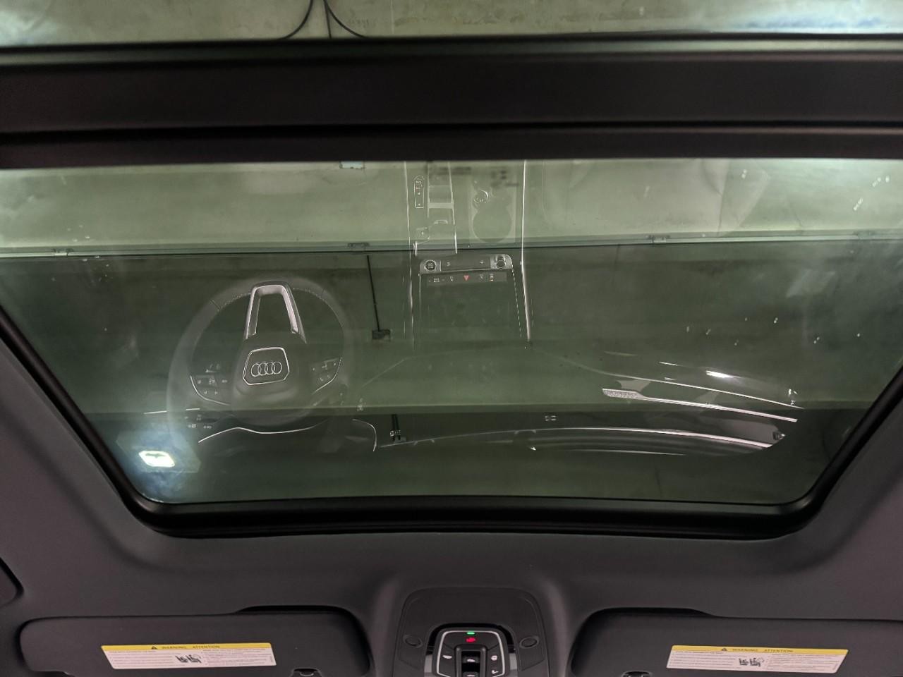 Audi Q8 Vehicle Full-screen Gallery Image 12