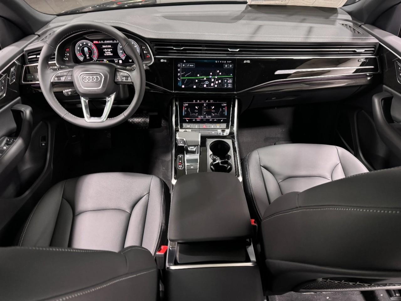 Audi Q8 Vehicle Full-screen Gallery Image 13