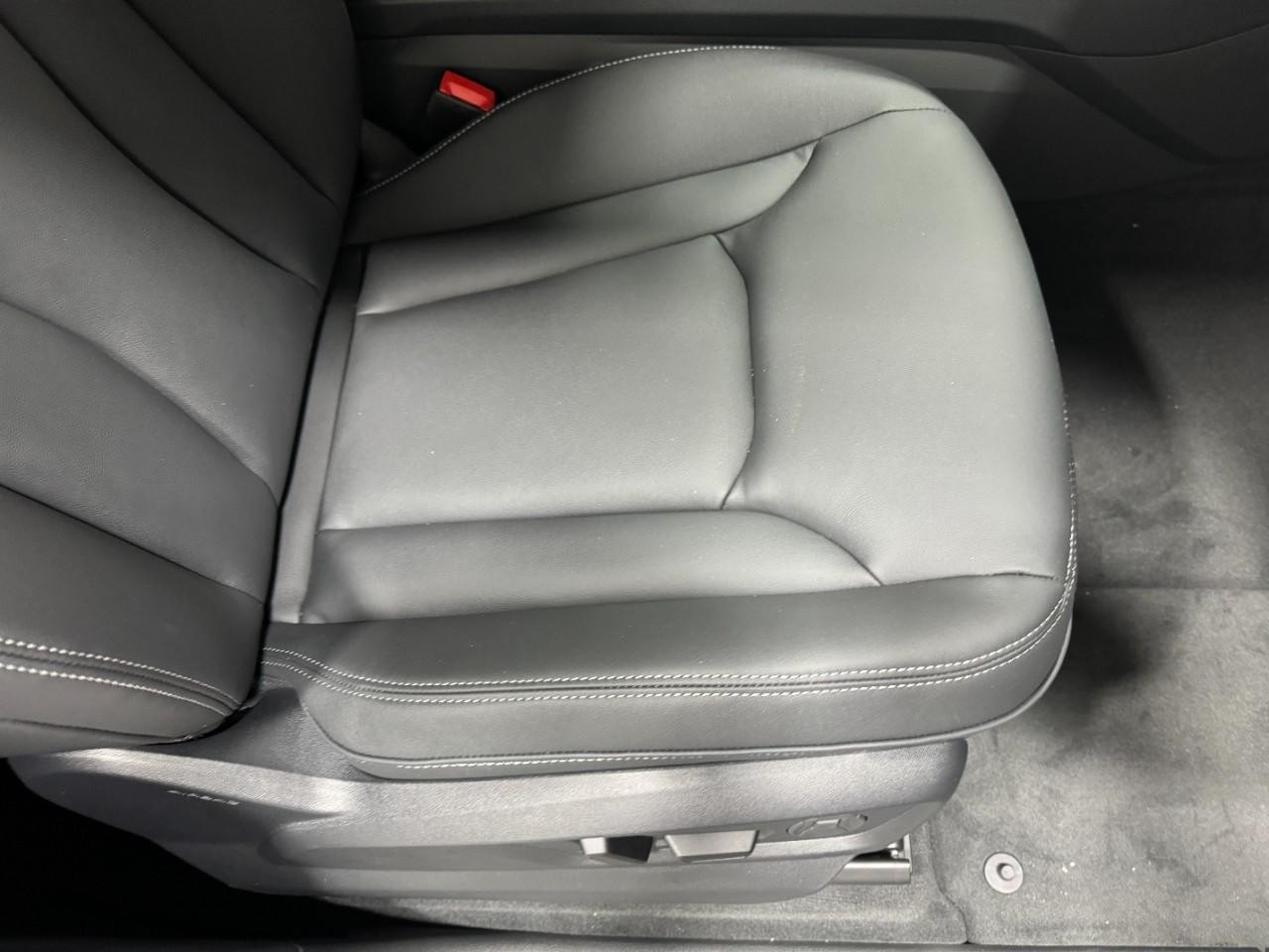 Audi Q8 Vehicle Full-screen Gallery Image 20