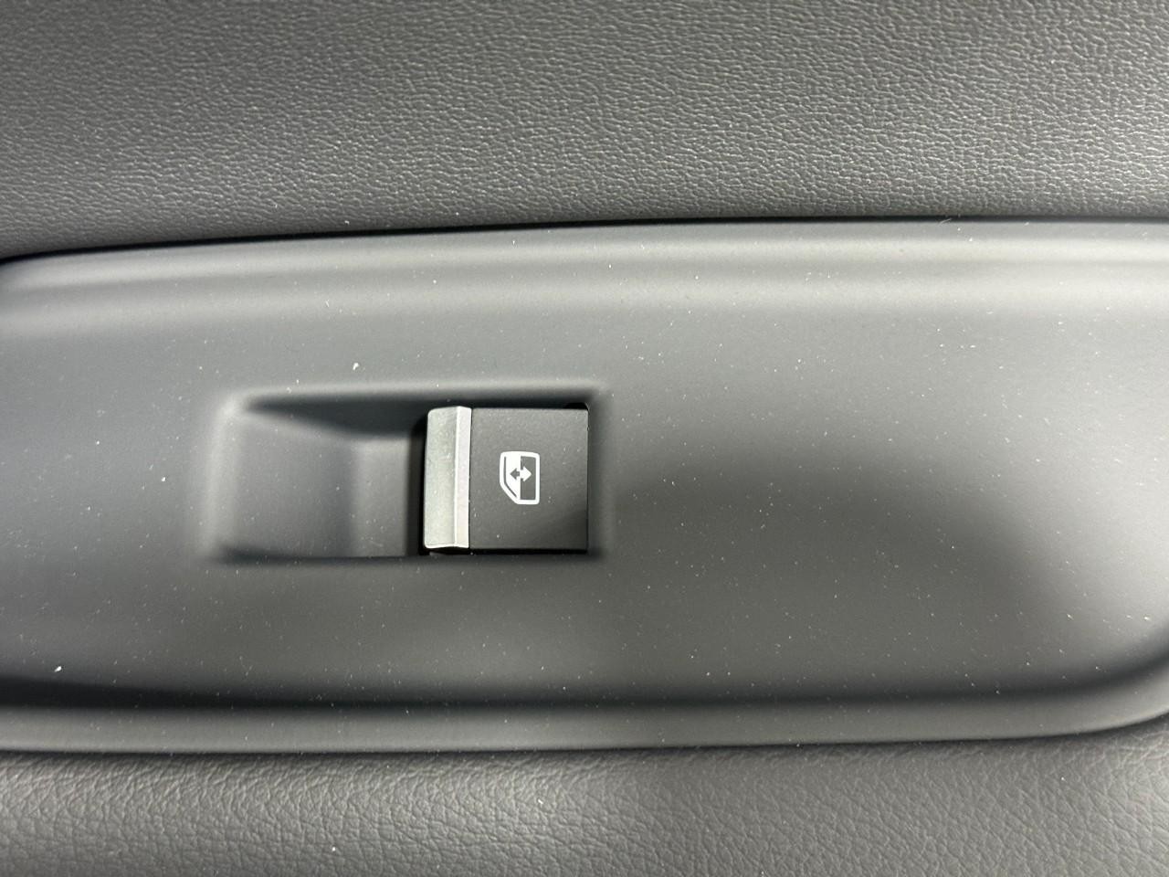 Audi Q8 Vehicle Full-screen Gallery Image 23