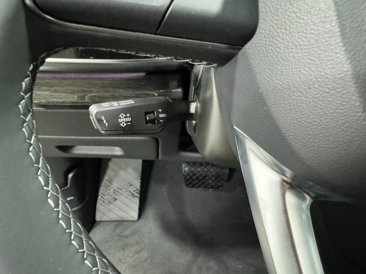 Audi Q8 Vehicle Full-screen Gallery Image 32