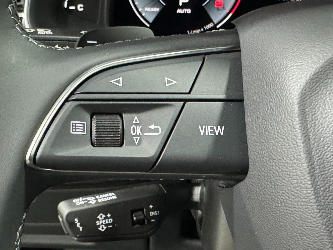 Audi Q8 Vehicle Full-screen Gallery Image 33