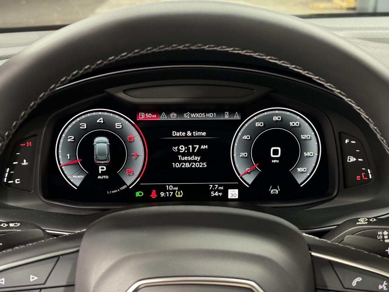 Audi Q8 Vehicle Full-screen Gallery Image 35