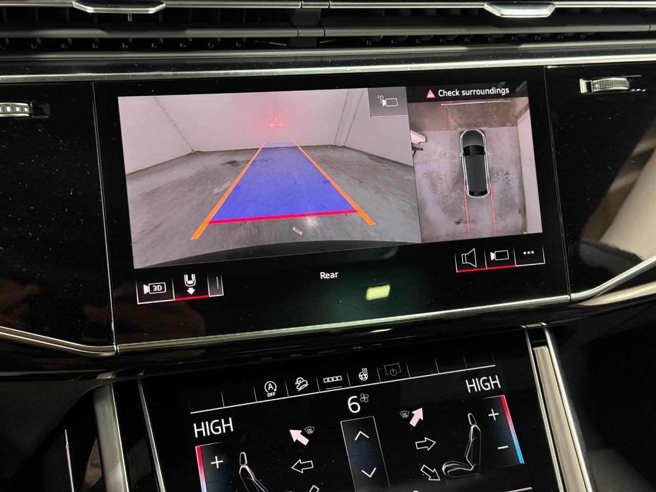 Audi Q8 Vehicle Full-screen Gallery Image 36