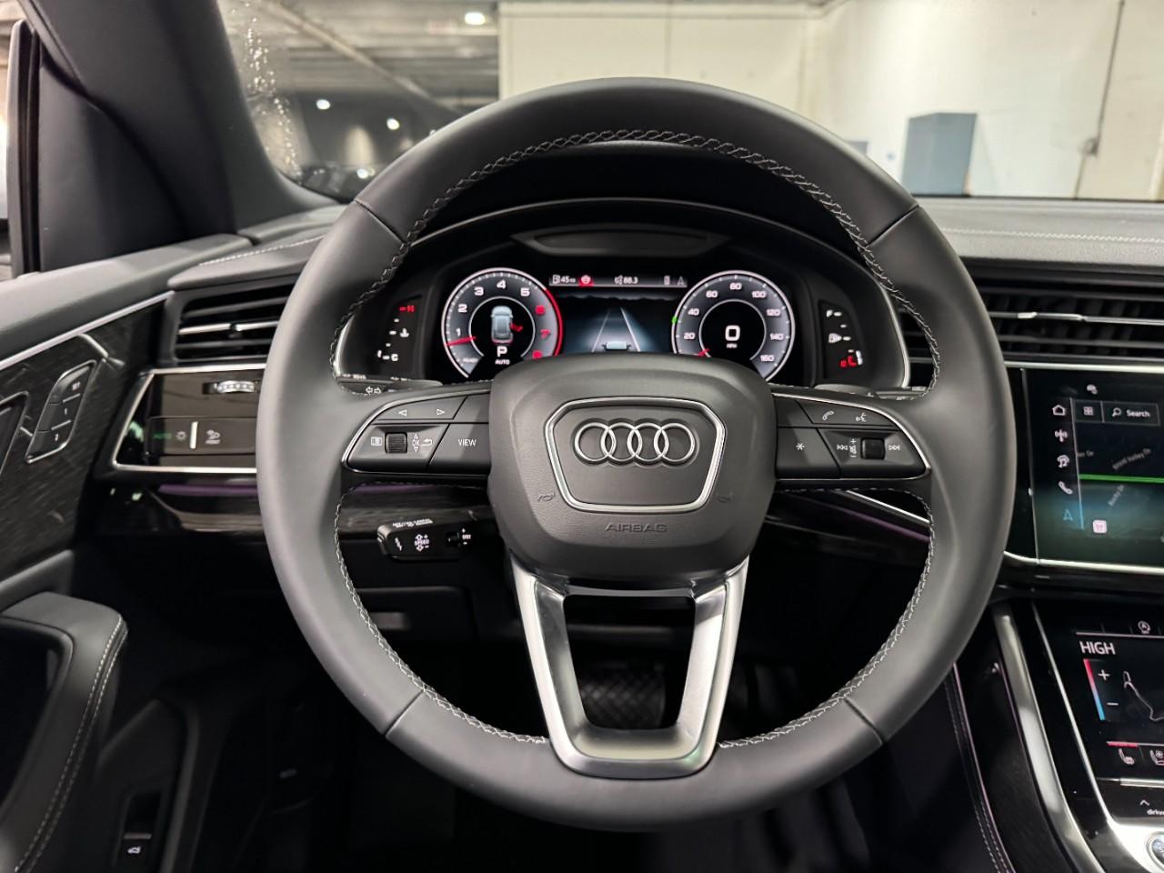 Audi Q8 Vehicle Full-screen Gallery Image 14