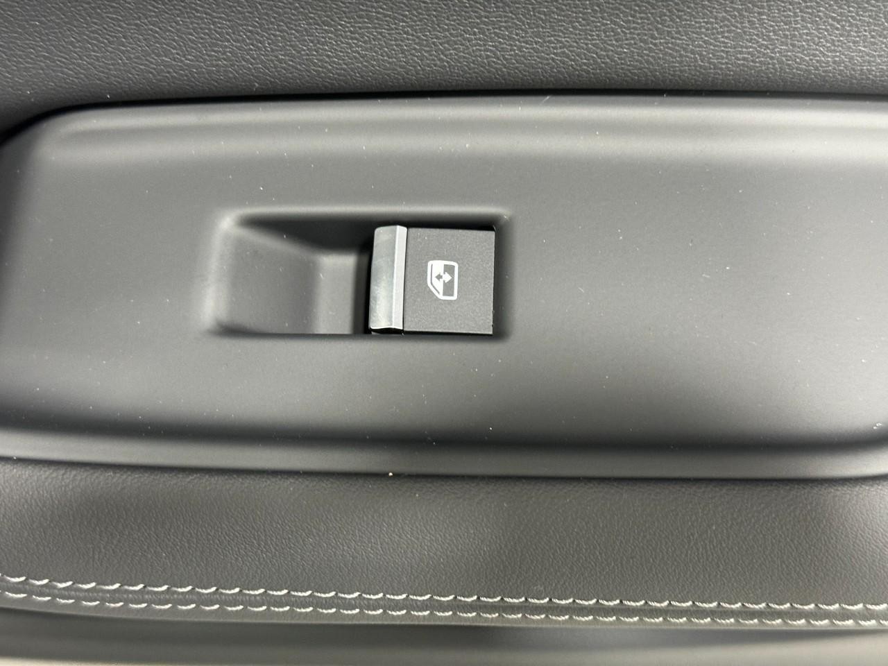 Audi Q8 Vehicle Full-screen Gallery Image 23