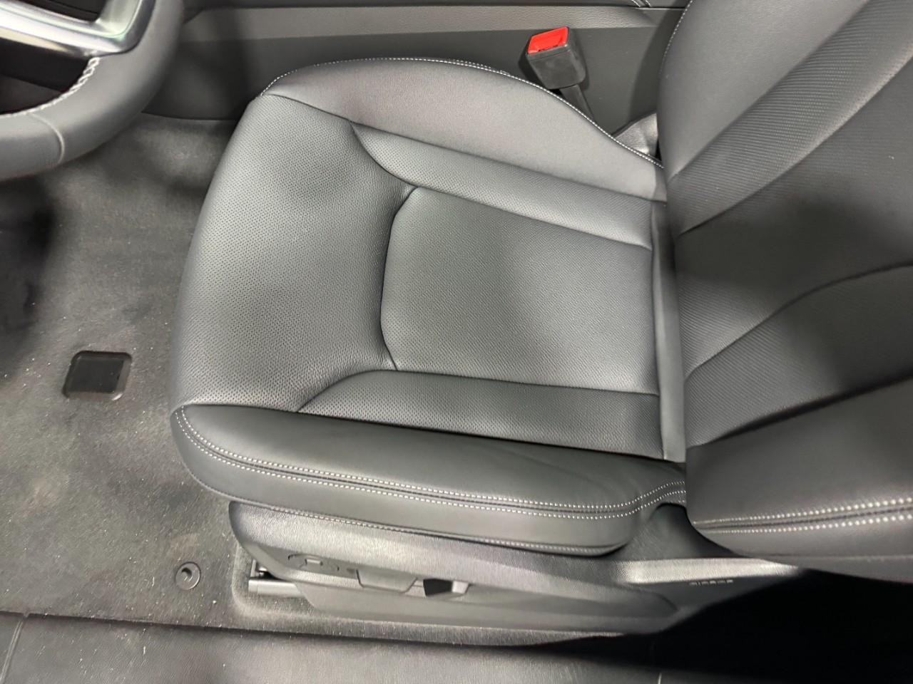 Audi Q8 Vehicle Full-screen Gallery Image 29