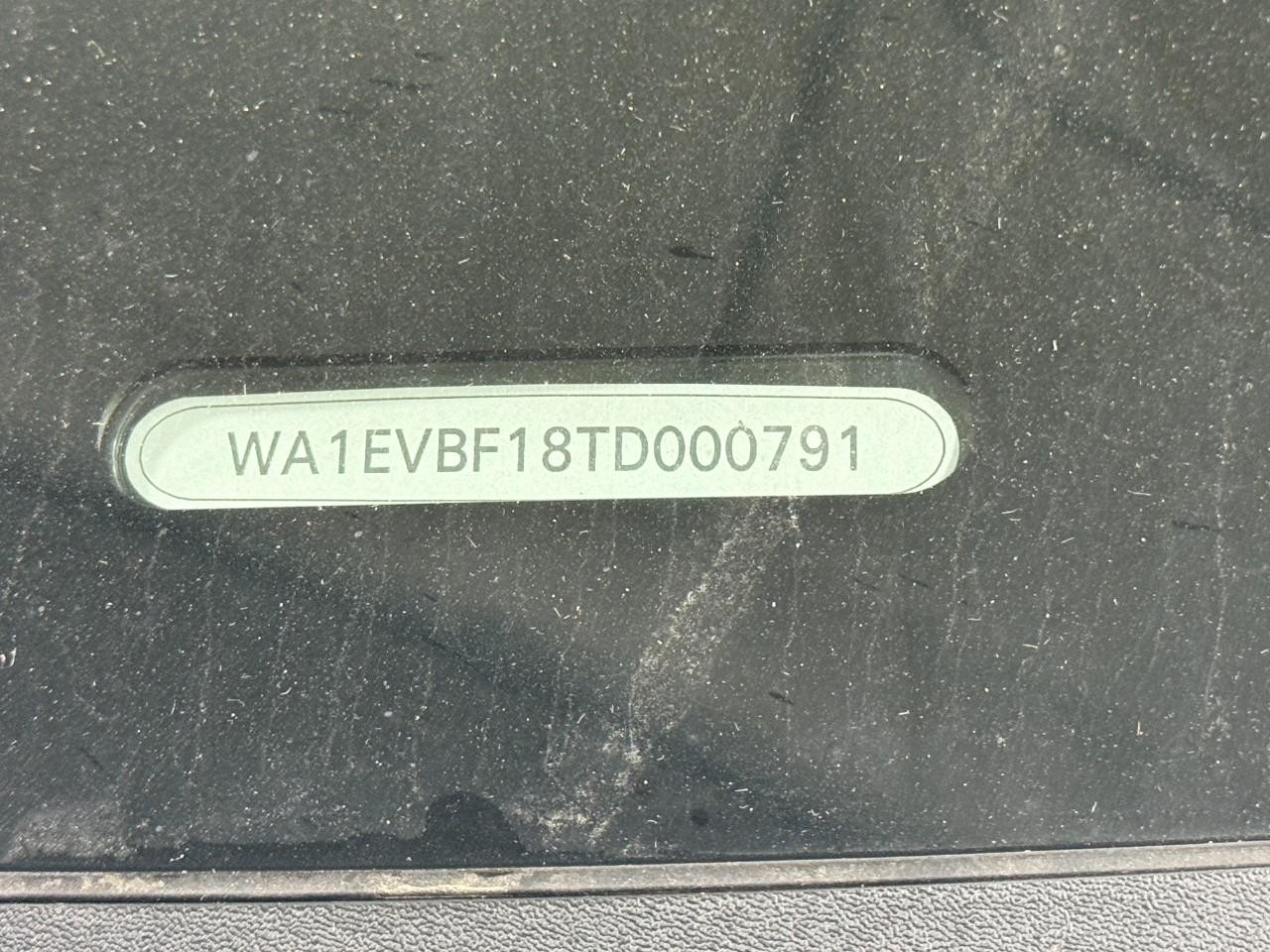 Audi Q8 Vehicle Full-screen Gallery Image 37