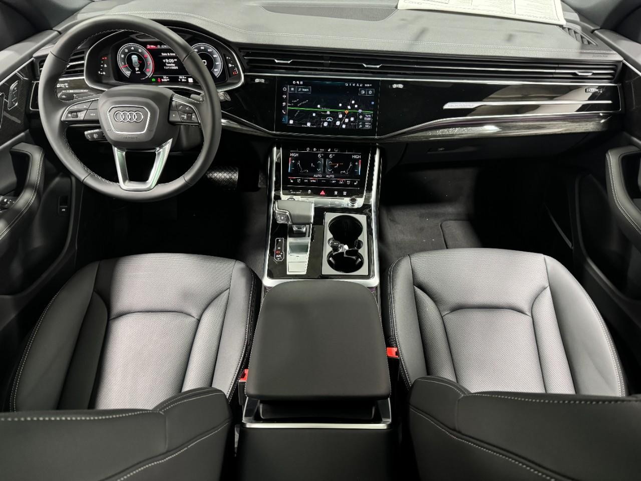 Audi Q8 Vehicle Full-screen Gallery Image 13