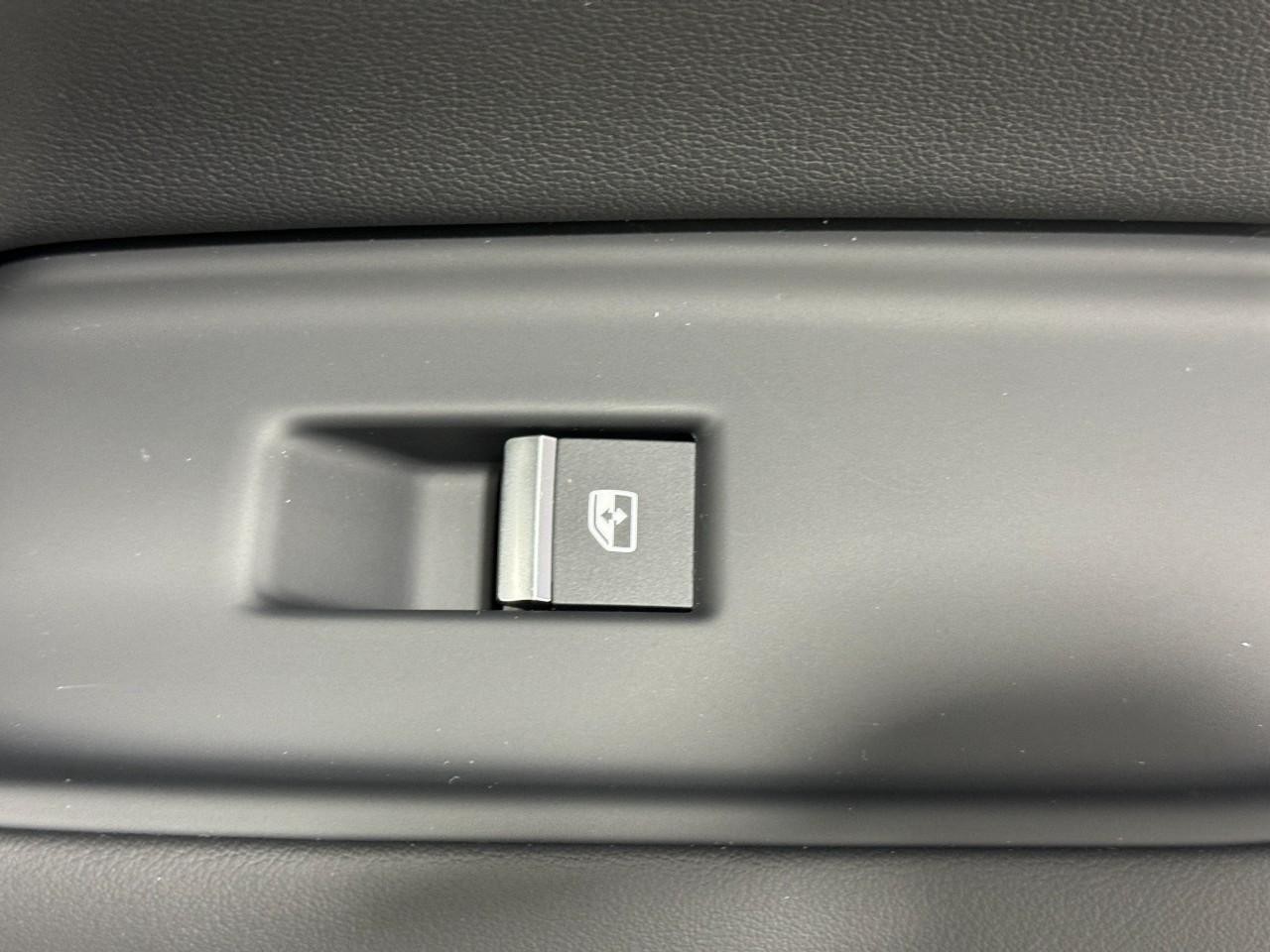 Audi Q8 Vehicle Full-screen Gallery Image 23