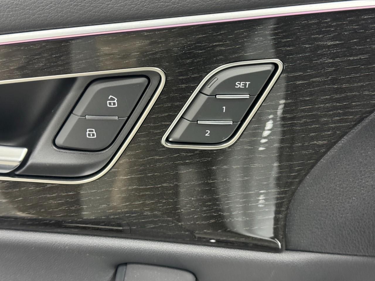 Audi Q8 Vehicle Full-screen Gallery Image 24