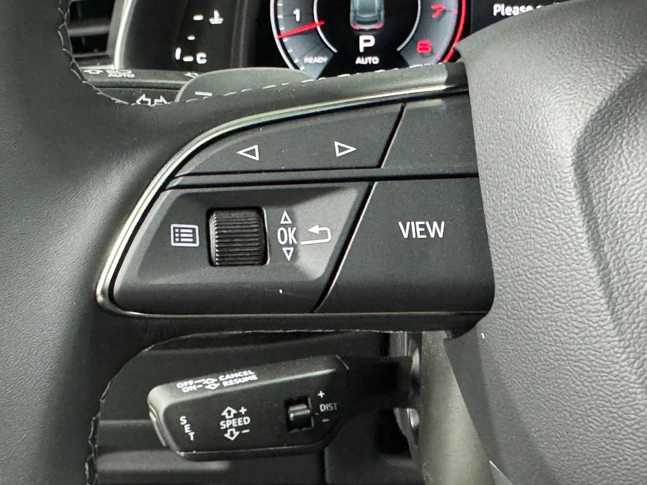 Audi Q8 Vehicle Full-screen Gallery Image 33