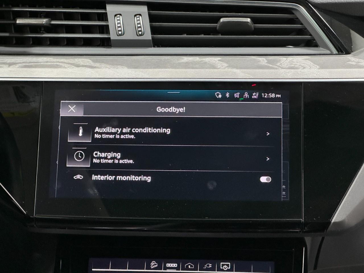 Audi Q8 e-tron Vehicle Full-screen Gallery Image 15