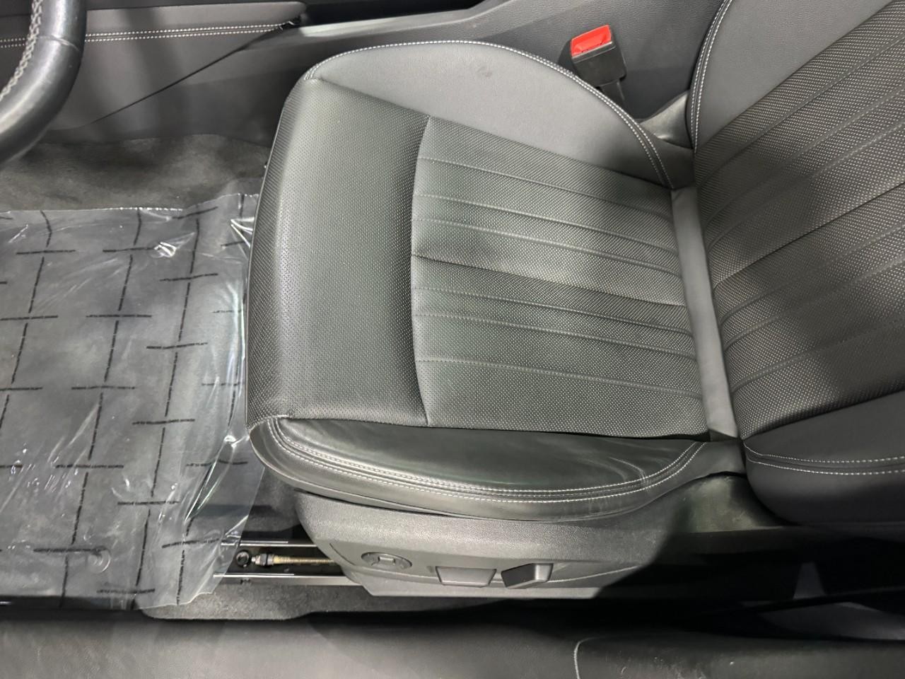 Audi Q8 e-tron Vehicle Full-screen Gallery Image 29