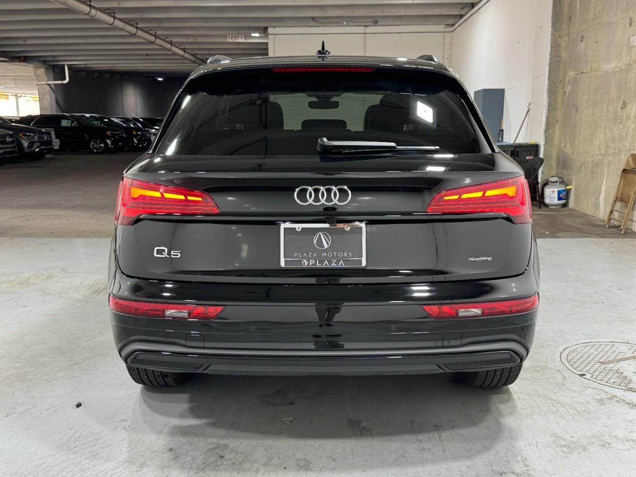 Audi Q5 Vehicle Full-screen Gallery Image 9