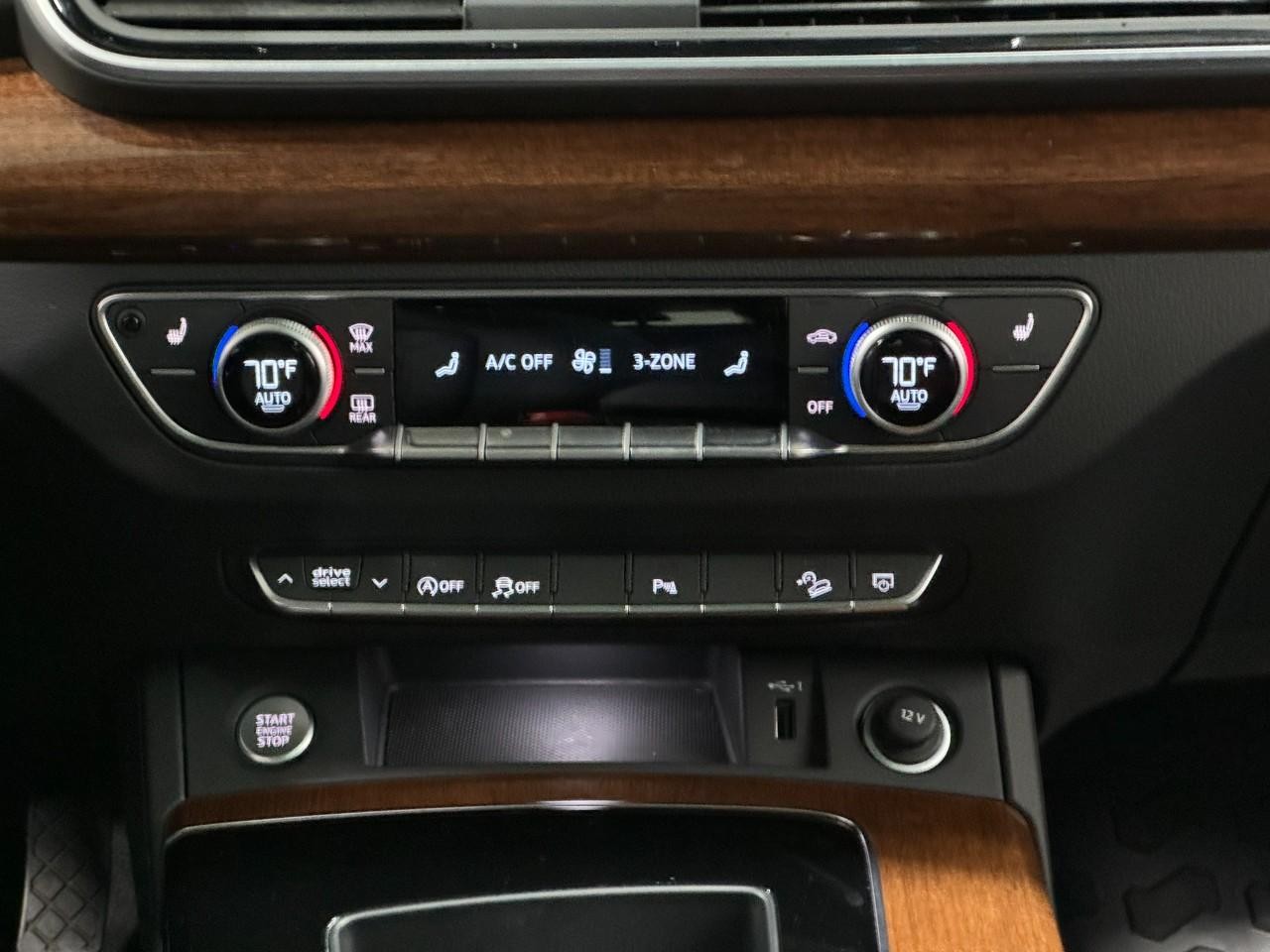 Audi Q5 Vehicle Full-screen Gallery Image 16