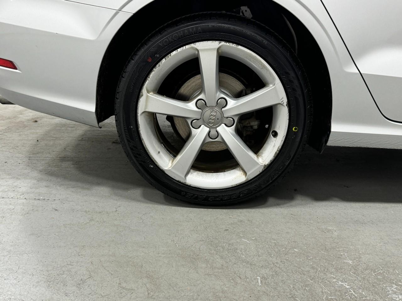 Audi A3/S3 Vehicle Full-screen Gallery Image 05