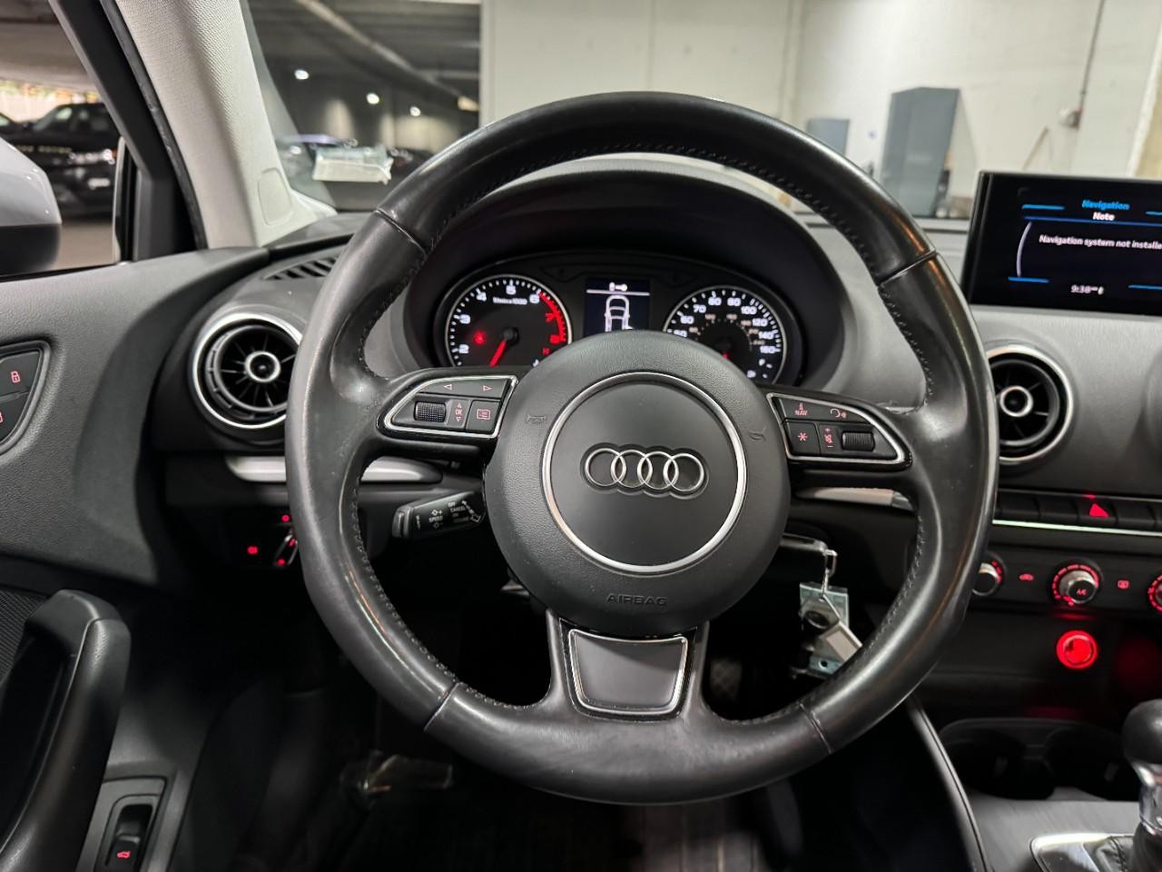 Audi A3/S3 Vehicle Full-screen Gallery Image 13