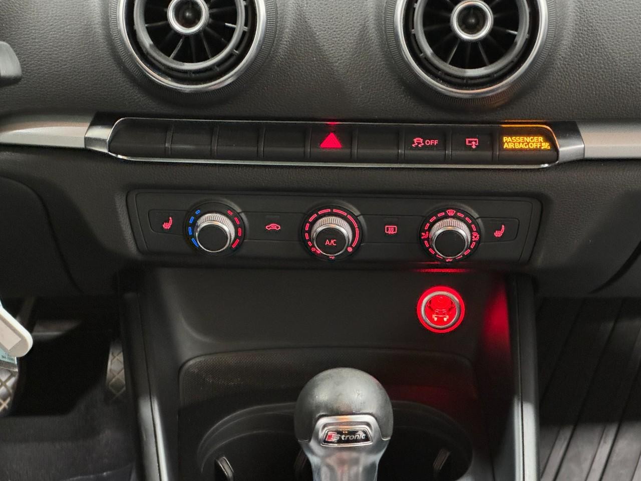 Audi A3/S3 Vehicle Full-screen Gallery Image 15