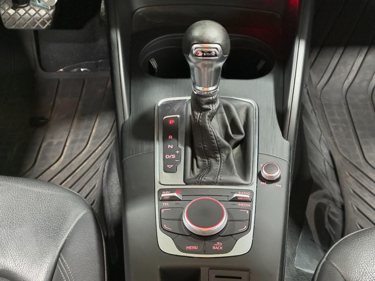 Audi A3/S3 Vehicle Full-screen Gallery Image 16