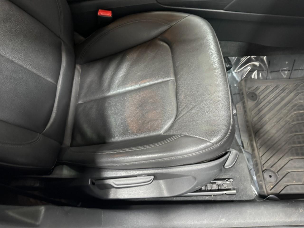 Audi A3/S3 Vehicle Full-screen Gallery Image 19