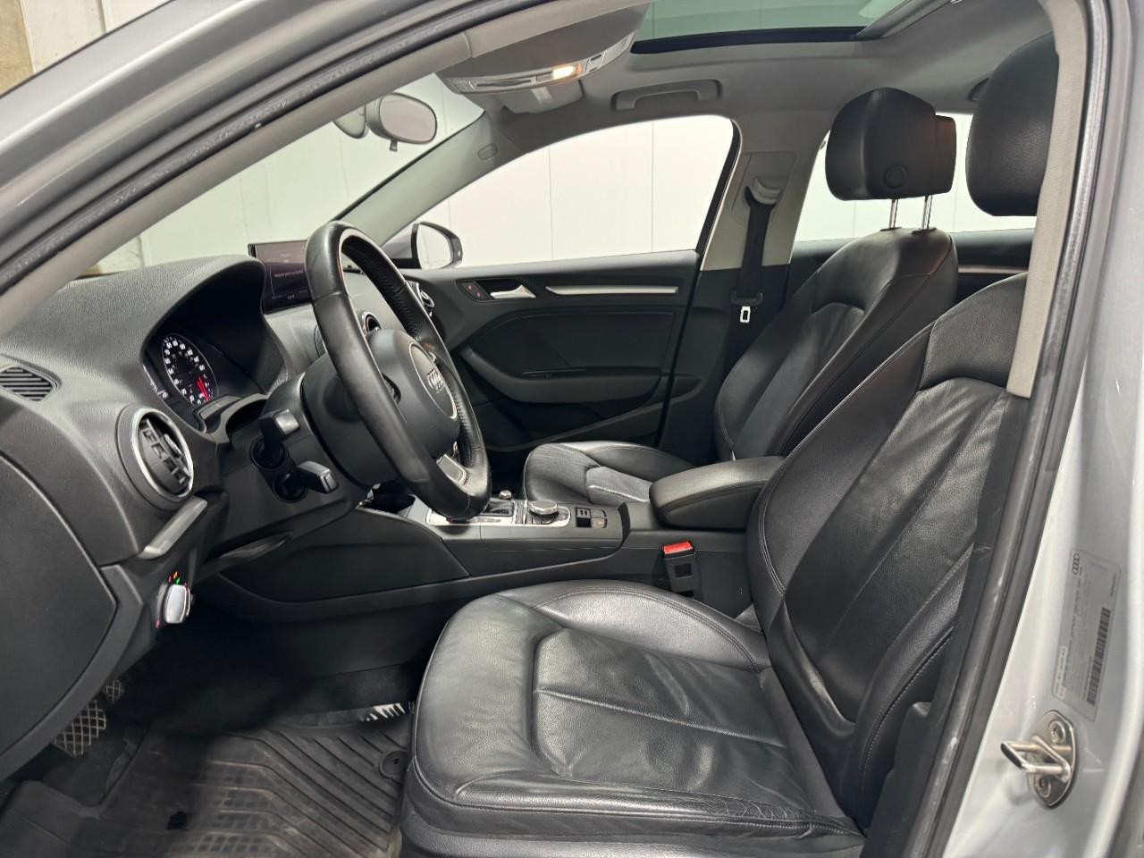 Audi A3/S3 Vehicle Full-screen Gallery Image 26