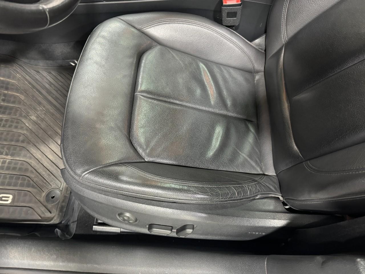 Audi A3/S3 Vehicle Full-screen Gallery Image 27