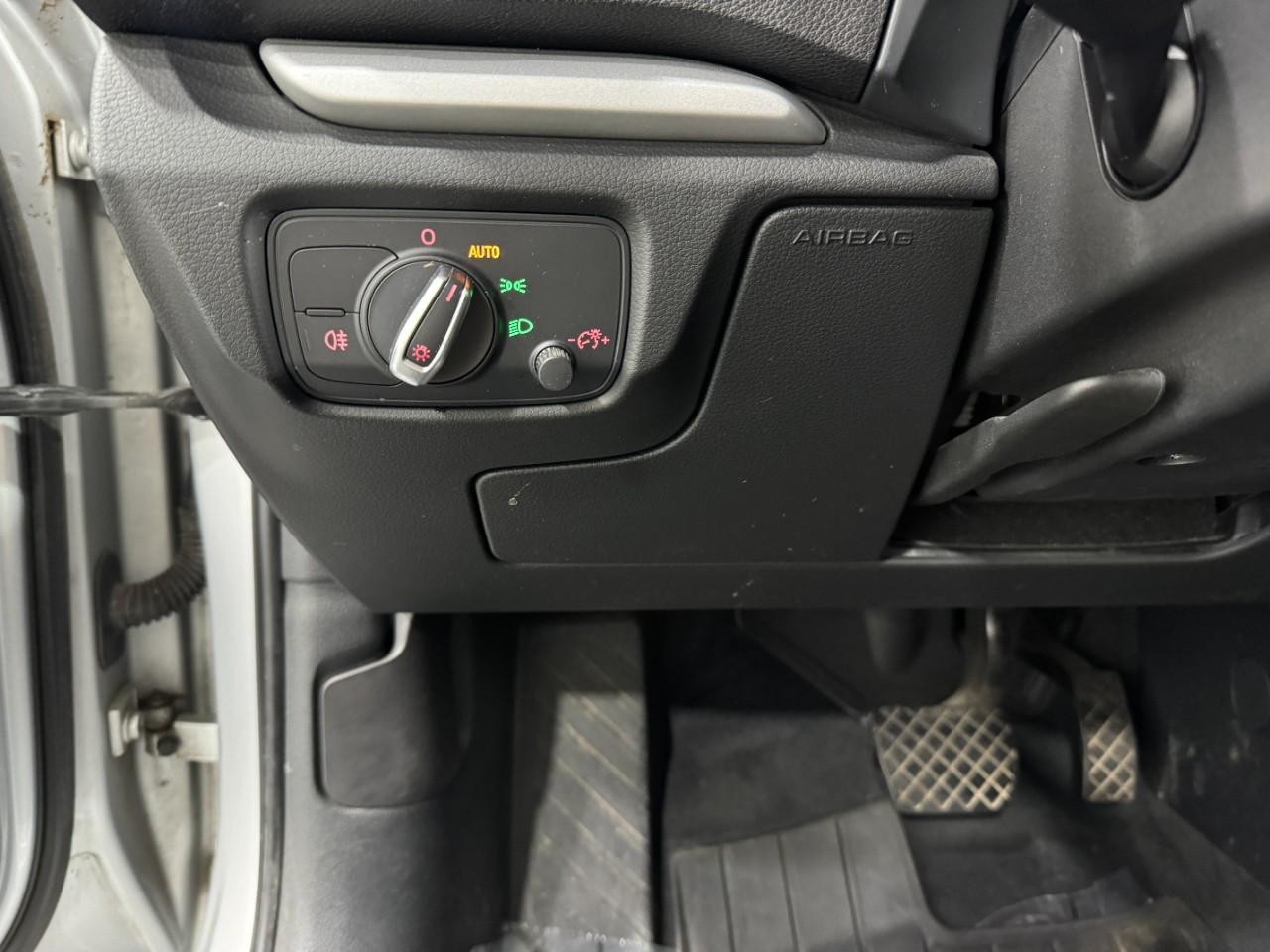 Audi A3/S3 Vehicle Full-screen Gallery Image 29