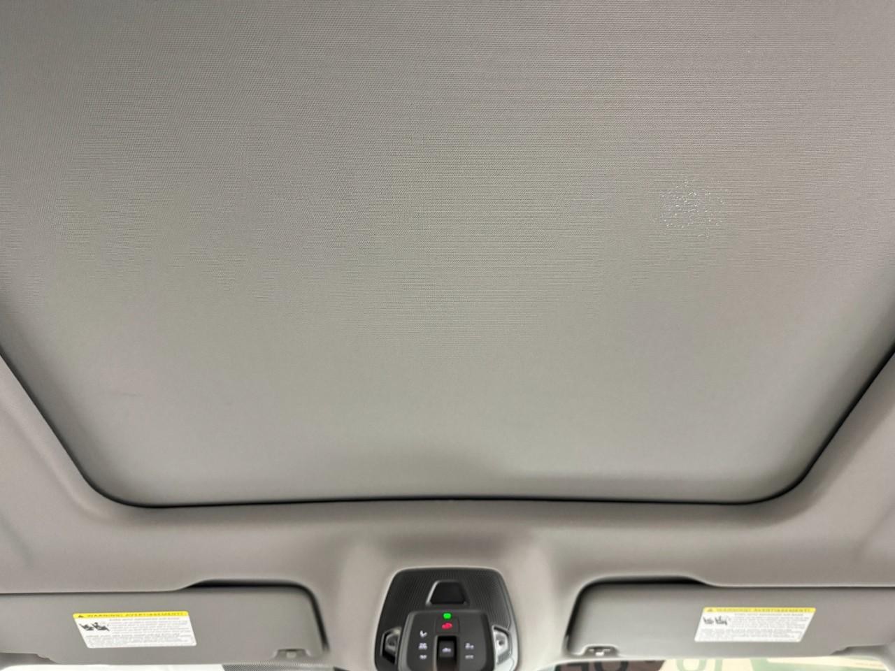 Audi Q5 Vehicle Full-screen Gallery Image 12