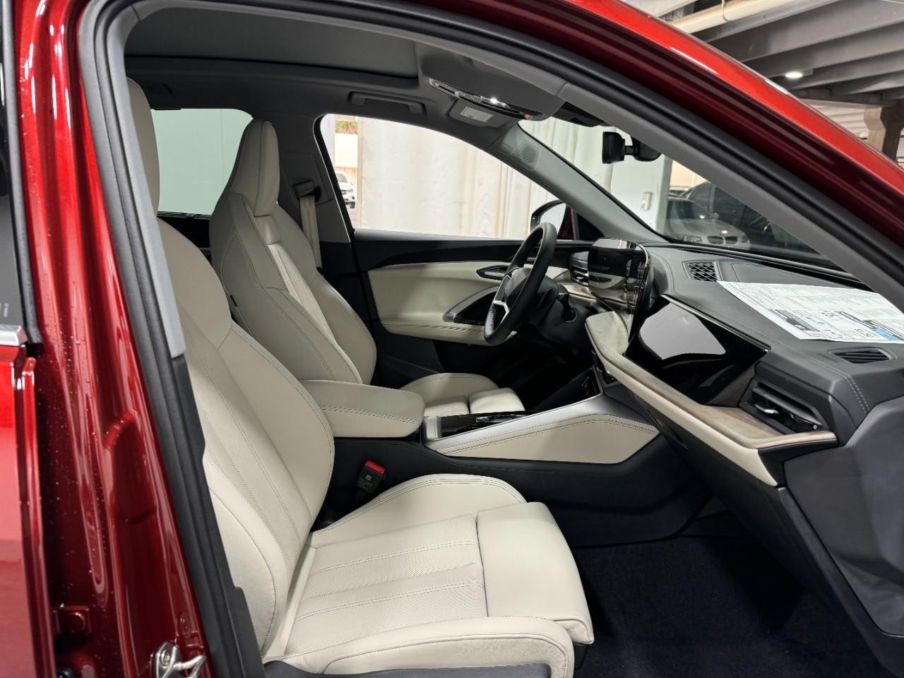 Audi Q5 Vehicle Full-screen Gallery Image 18