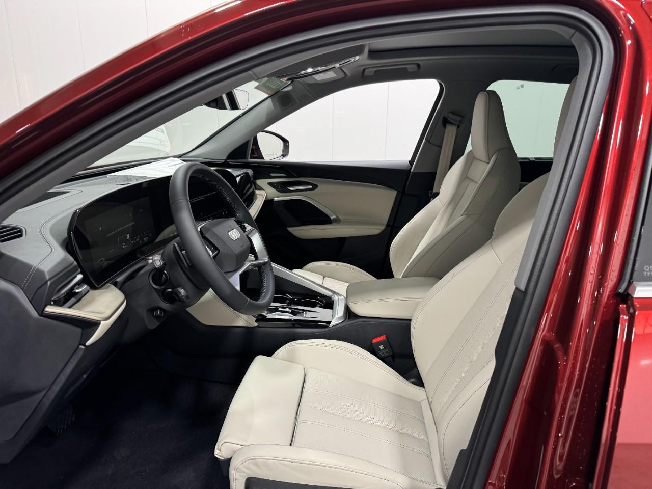 Audi Q5 Vehicle Full-screen Gallery Image 26