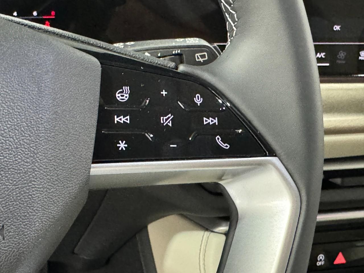 Audi Q5 Vehicle Full-screen Gallery Image 31