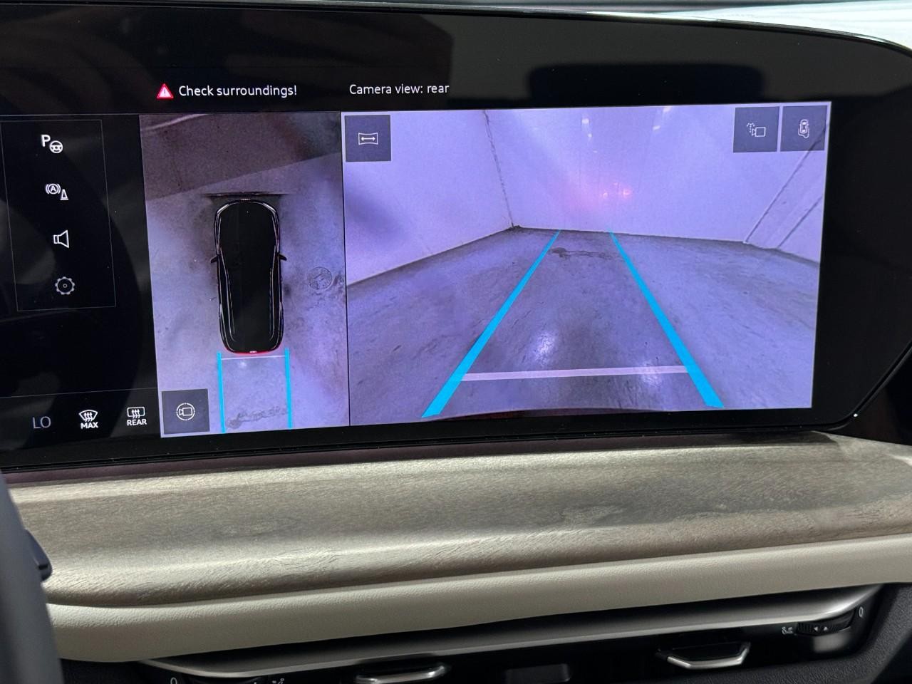 Audi Q5 Vehicle Full-screen Gallery Image 33