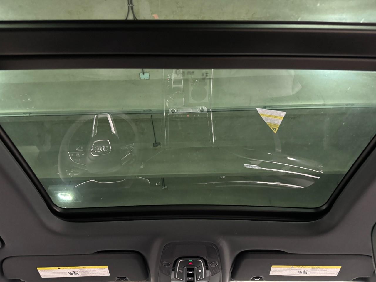 Audi Q8 Vehicle Full-screen Gallery Image 12