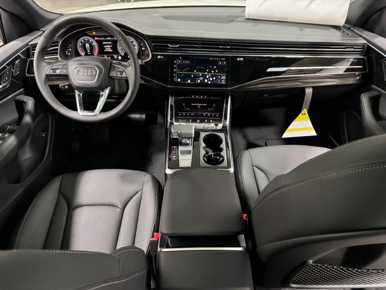 Audi Q8 Vehicle Full-screen Gallery Image 13