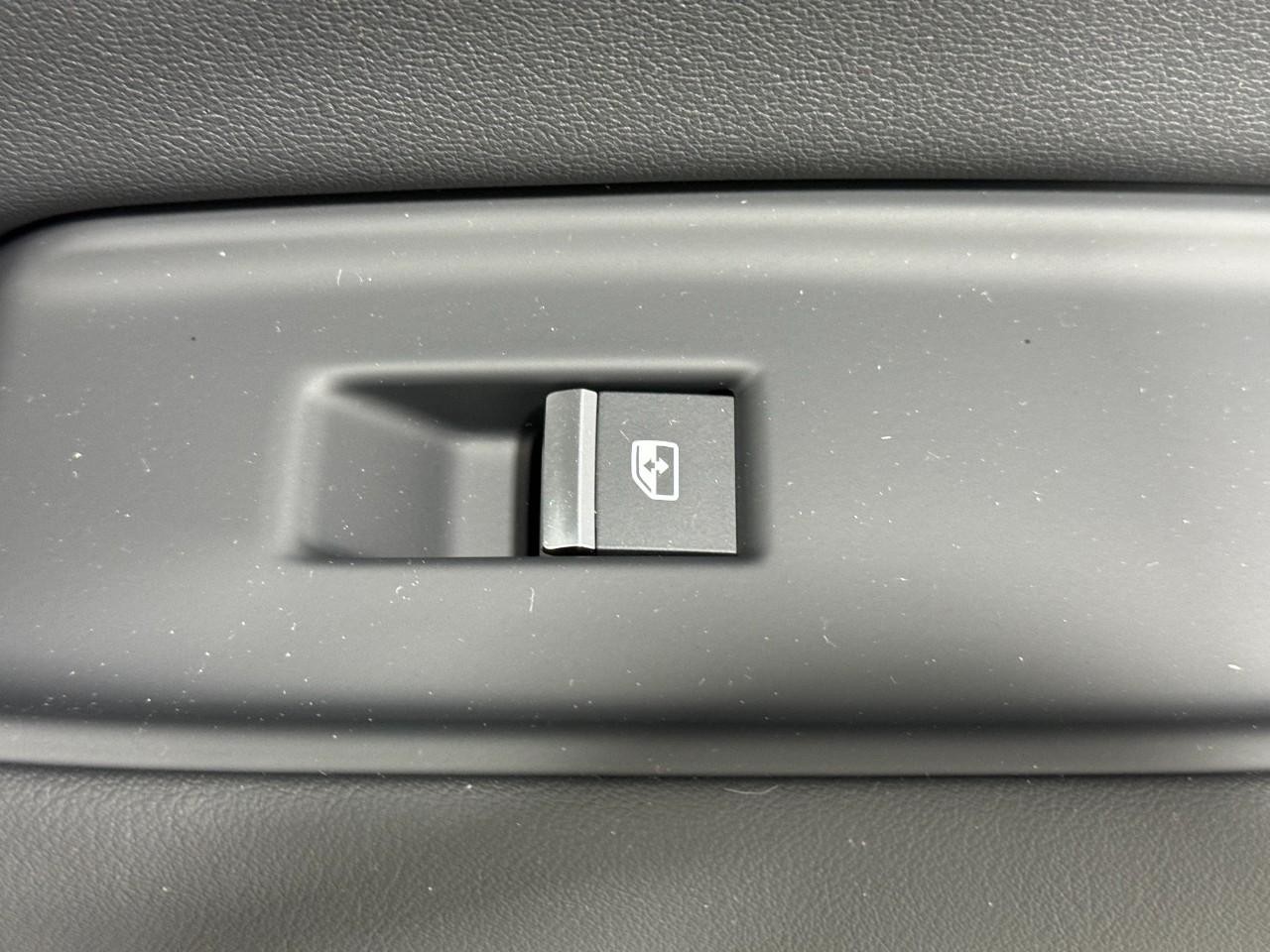 Audi Q8 Vehicle Full-screen Gallery Image 23