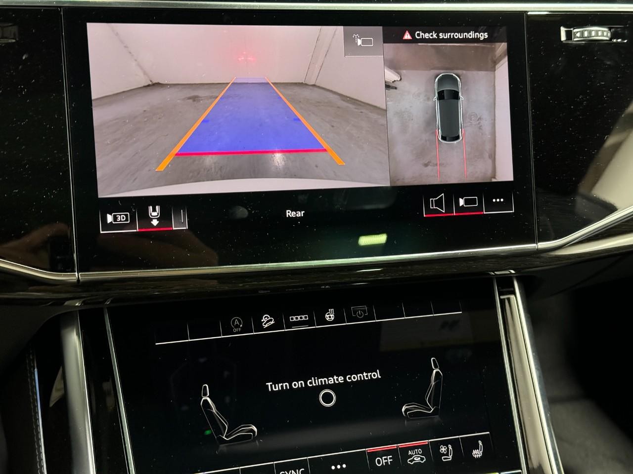 Audi Q8 Vehicle Full-screen Gallery Image 36